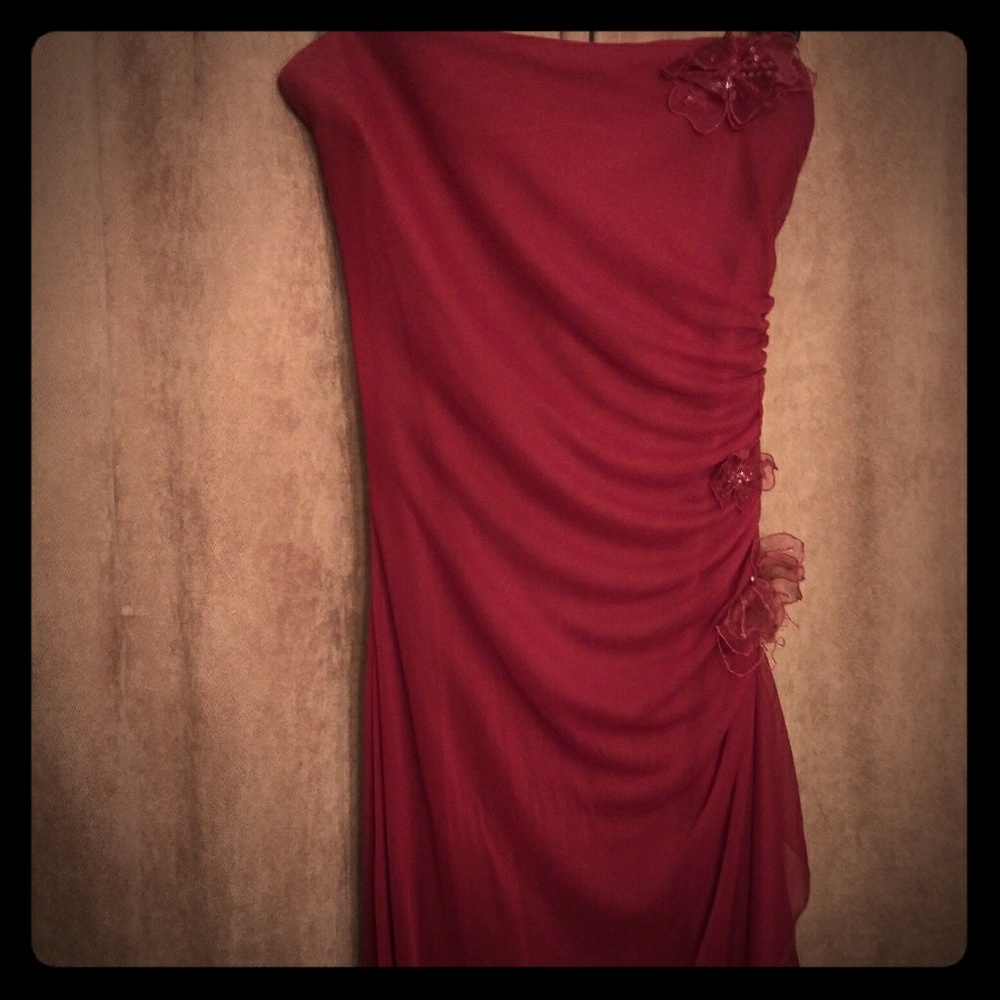 Elegant strapless evening dress
